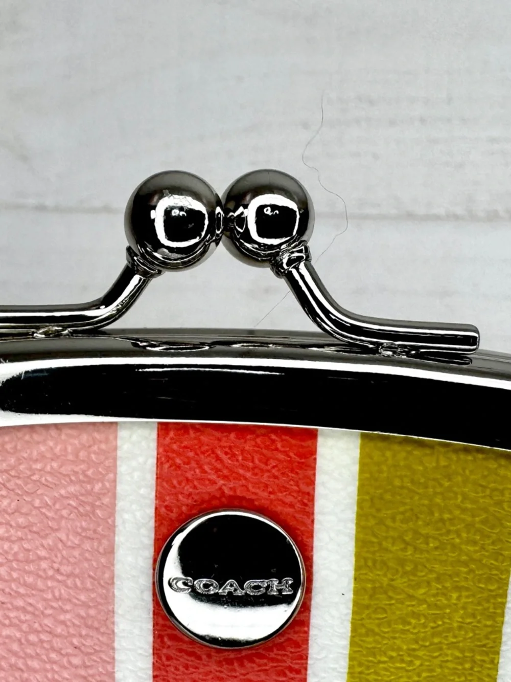 Coach Kisslock Coin Purse Multicolor Stripe Leather Clutch Wallet w/ Box - Picture 7 of 9